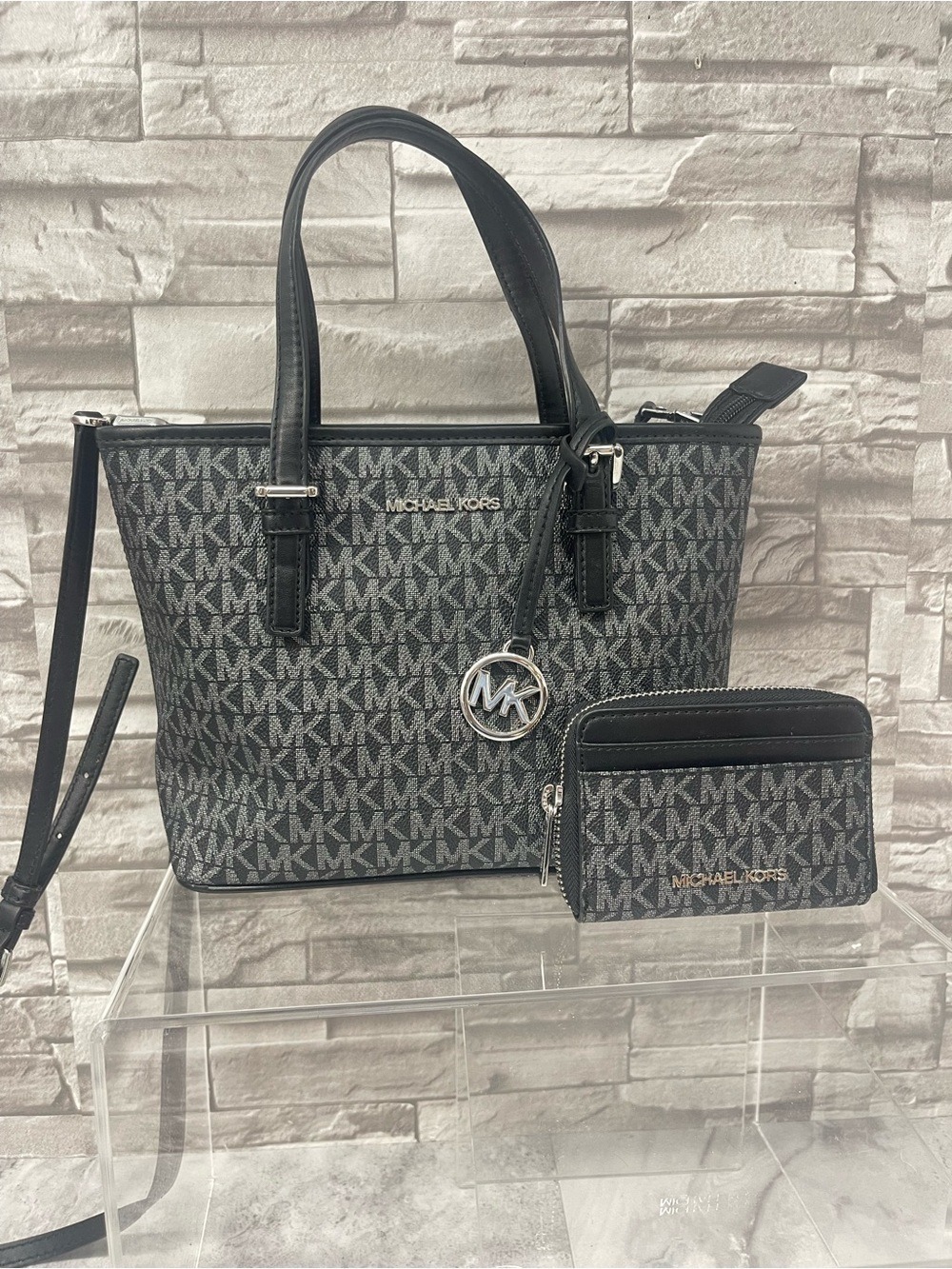 Michael Kors XS Carryall Tote & Matching Wallet Set Black/Silver 
Metallic - Picture 2 of 13